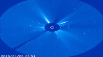 مذنب مابس “ينتحر” داخل غلاف الشمس اللاهب | علوم